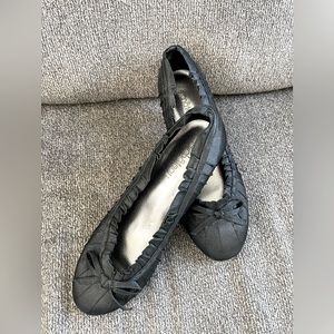 Size 6. Satin mid heel.